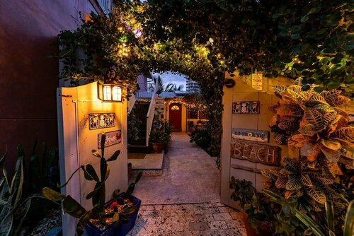 Внешний вид отеля The Desoto Inns в Голливуде, фото 2