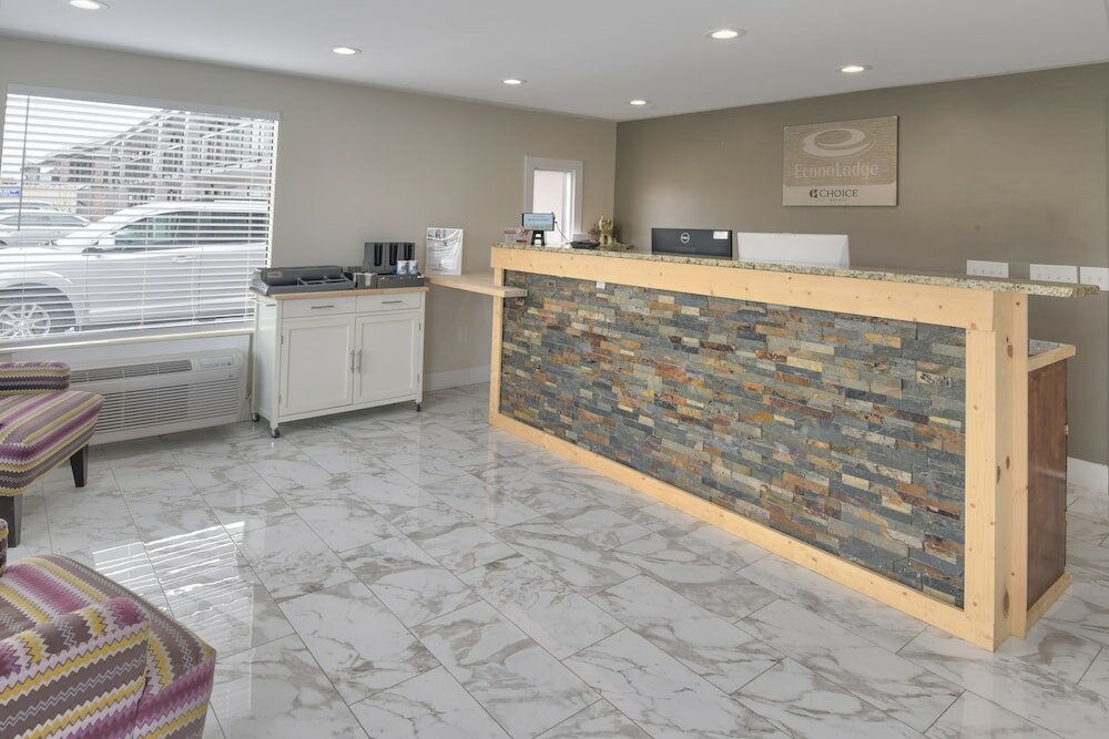 Фото Riverview Inn & Suites