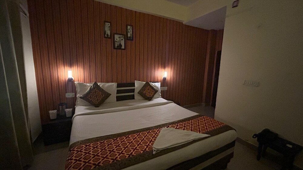 Фото Hotel Sahu