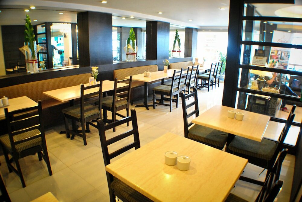 Фото Fersal Hotel Neptune Makati