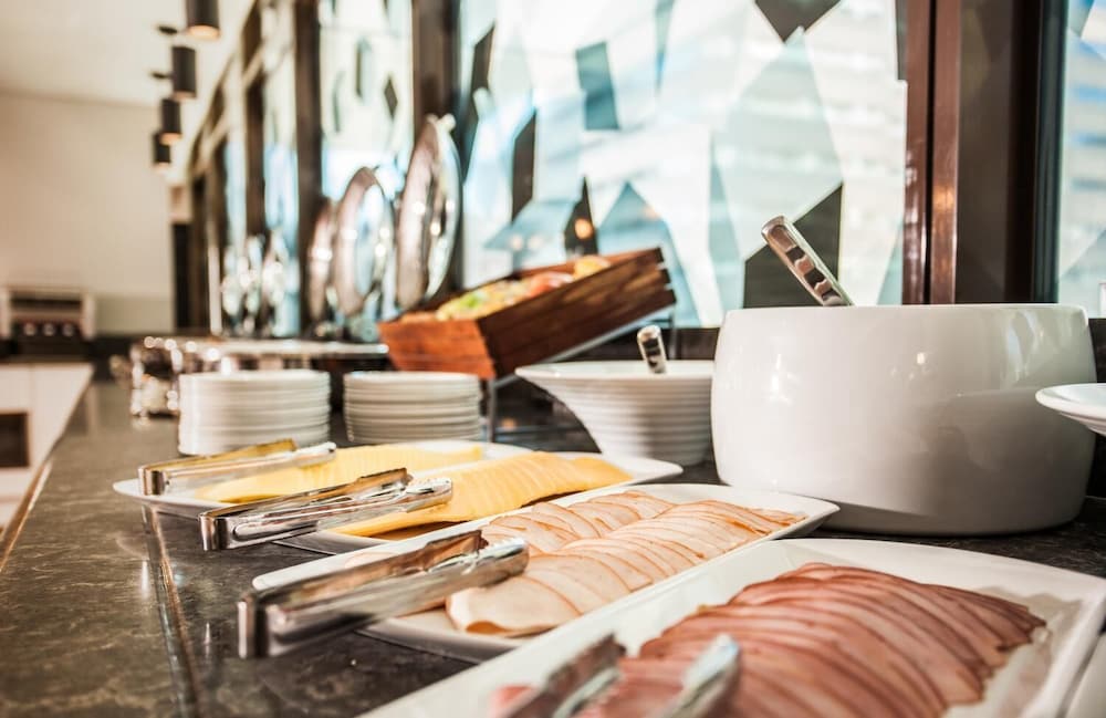 Фото StayEasy Cape Town City Bowl