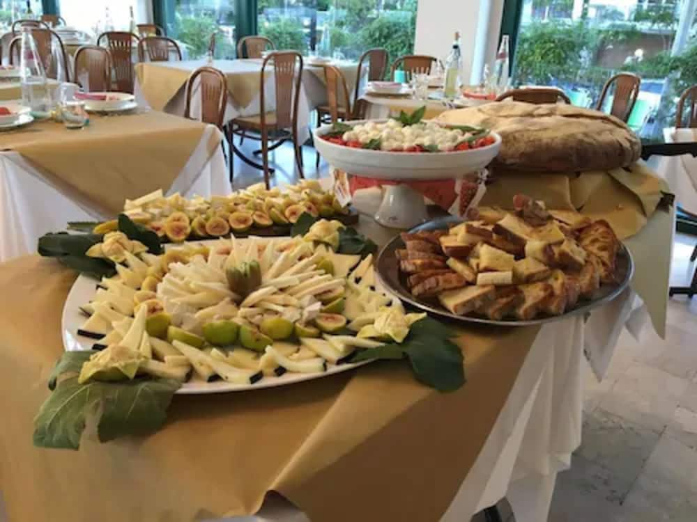 Фото Hotel Montecarlo