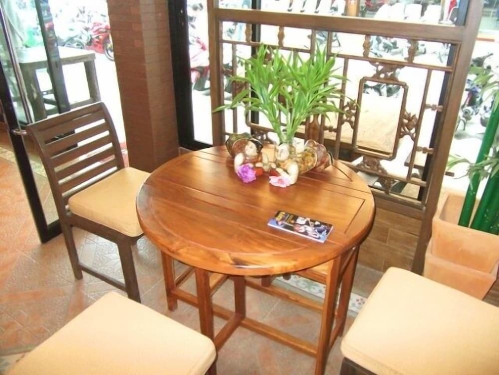 Фото The Red Balcony Inn