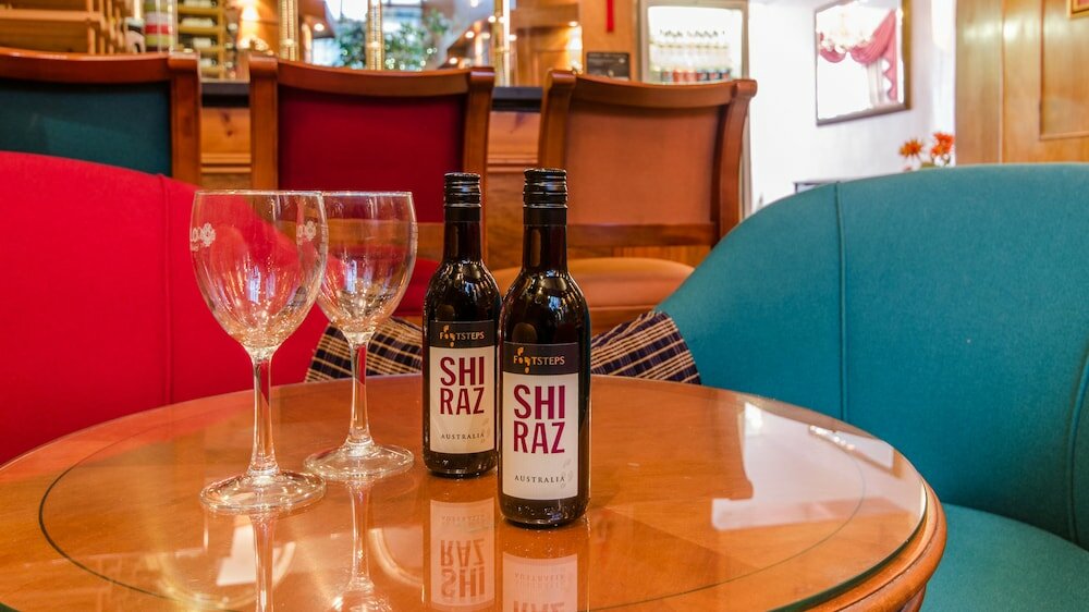 Фото Hotel La Place