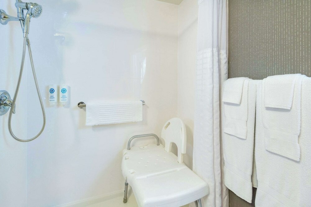 Фото Comfort Inn Hwy 401