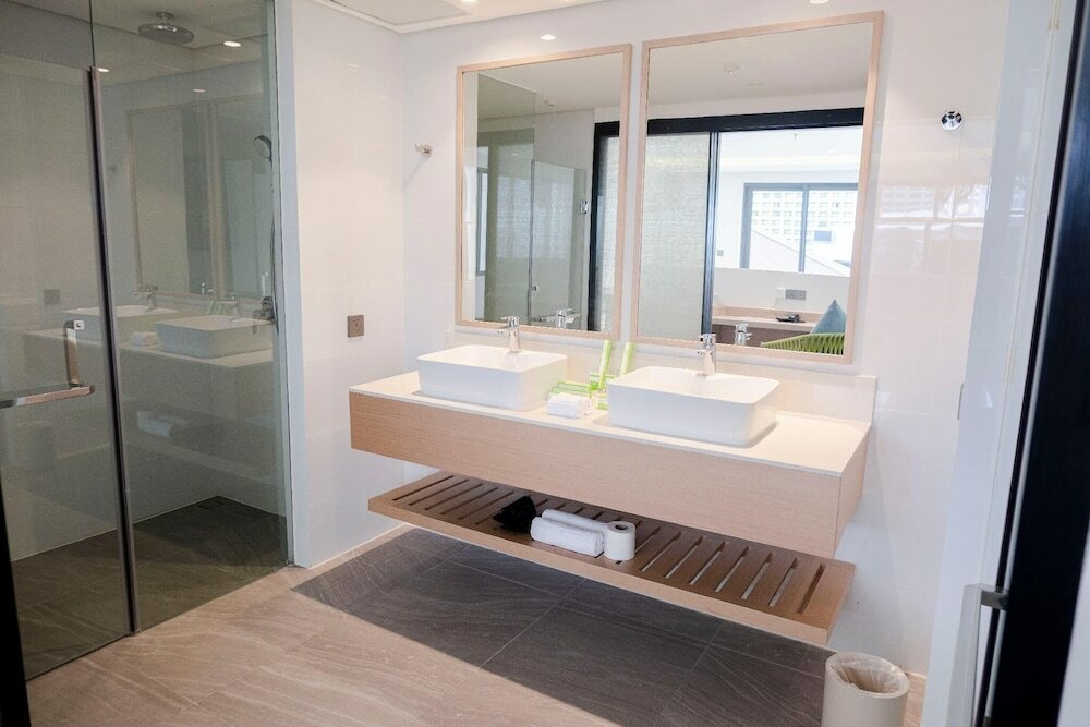 Фото Lime Resort Manila