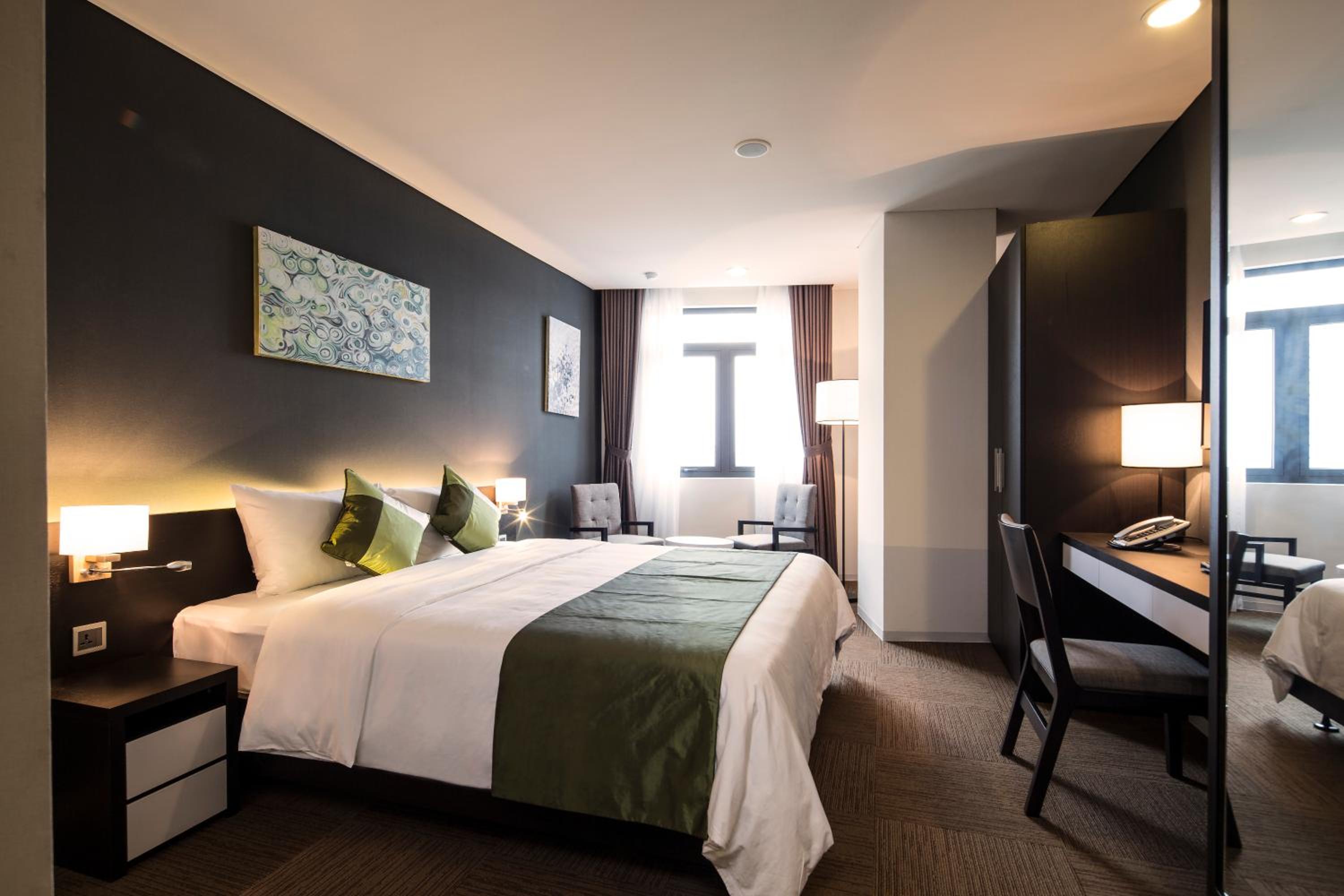 Фото отеля 2