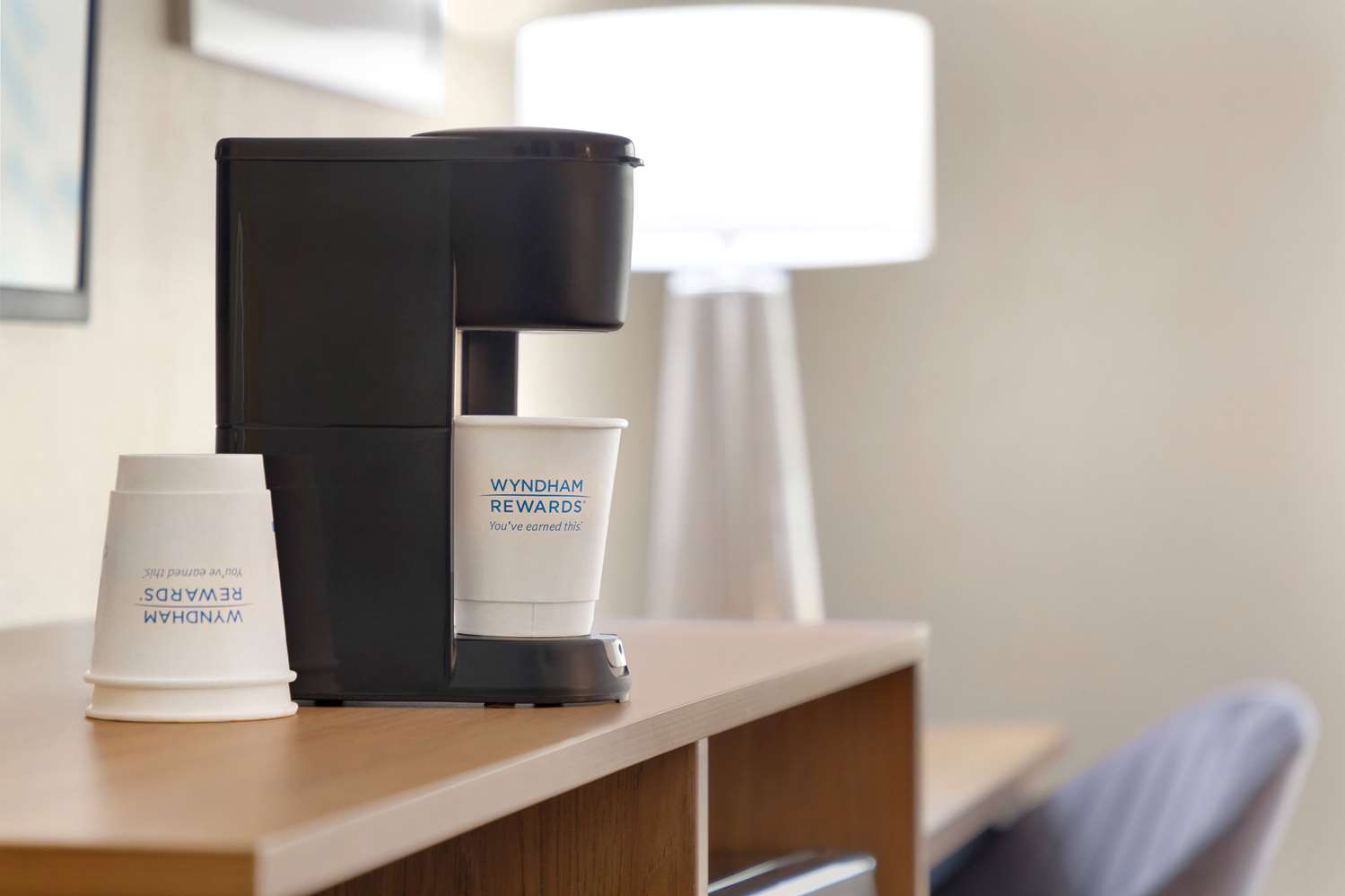 Фото Days Inn by Wyndham Kansas City International Airport