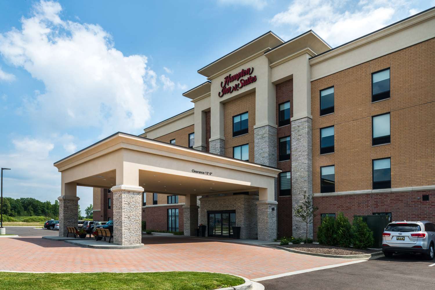 Фото Hampton Inn & Suites Wixom