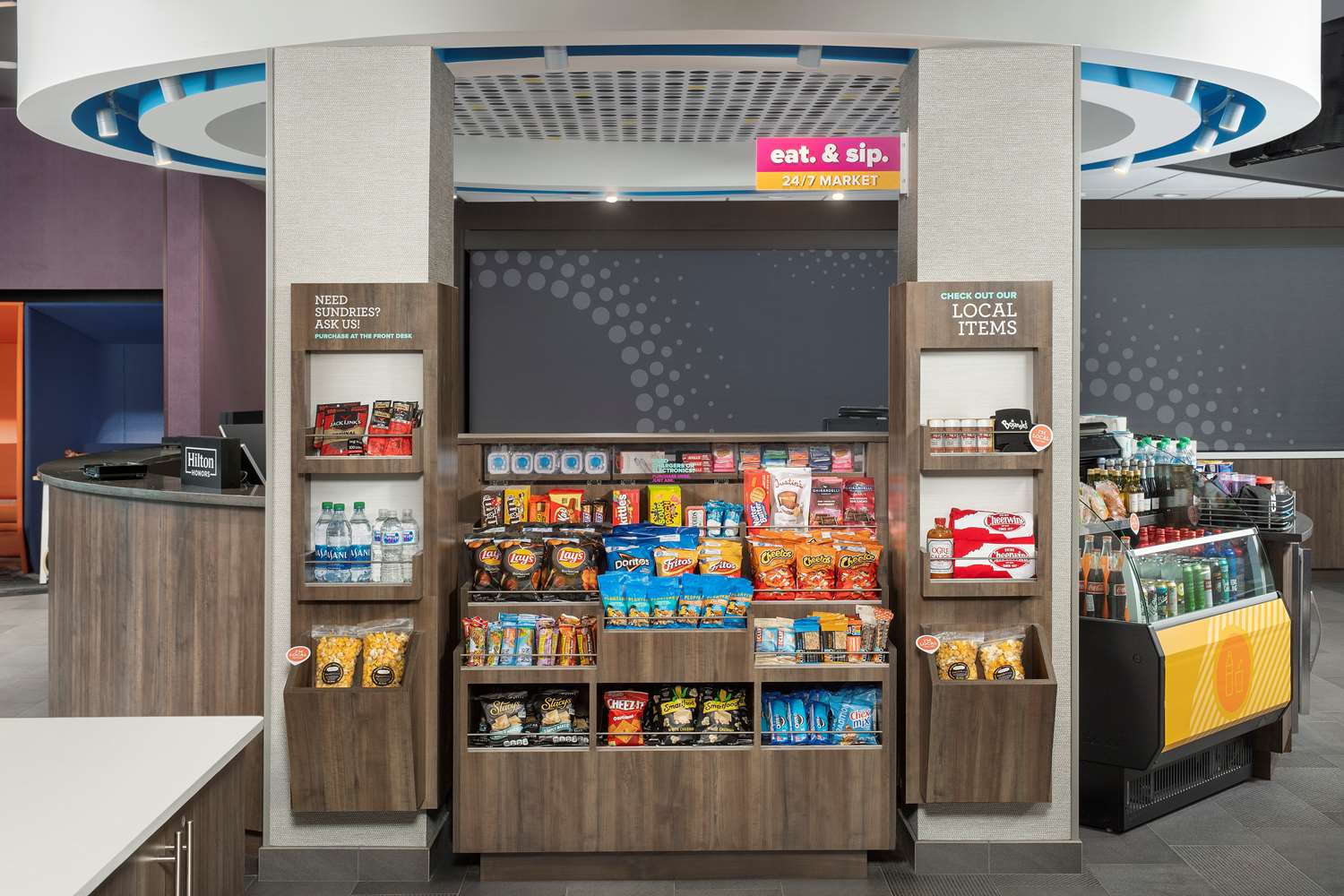 Фото Tru by Hilton Charlotte Airport Lake Pointe