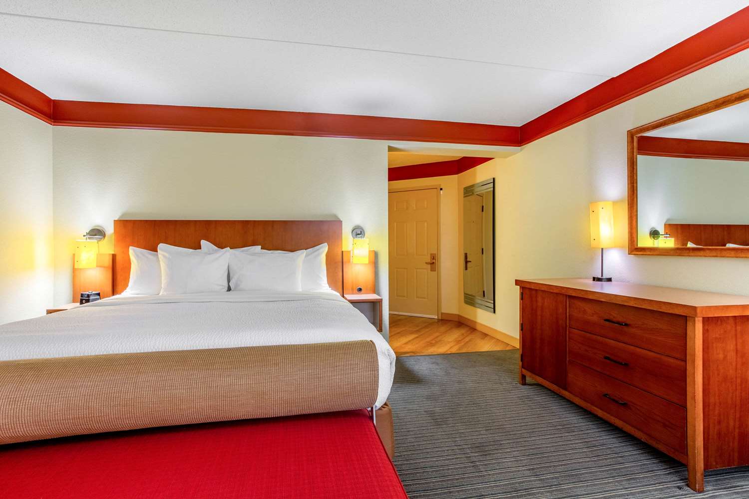 Фото La Quinta Inn & Suites by Wyndham Raleigh Crabtree