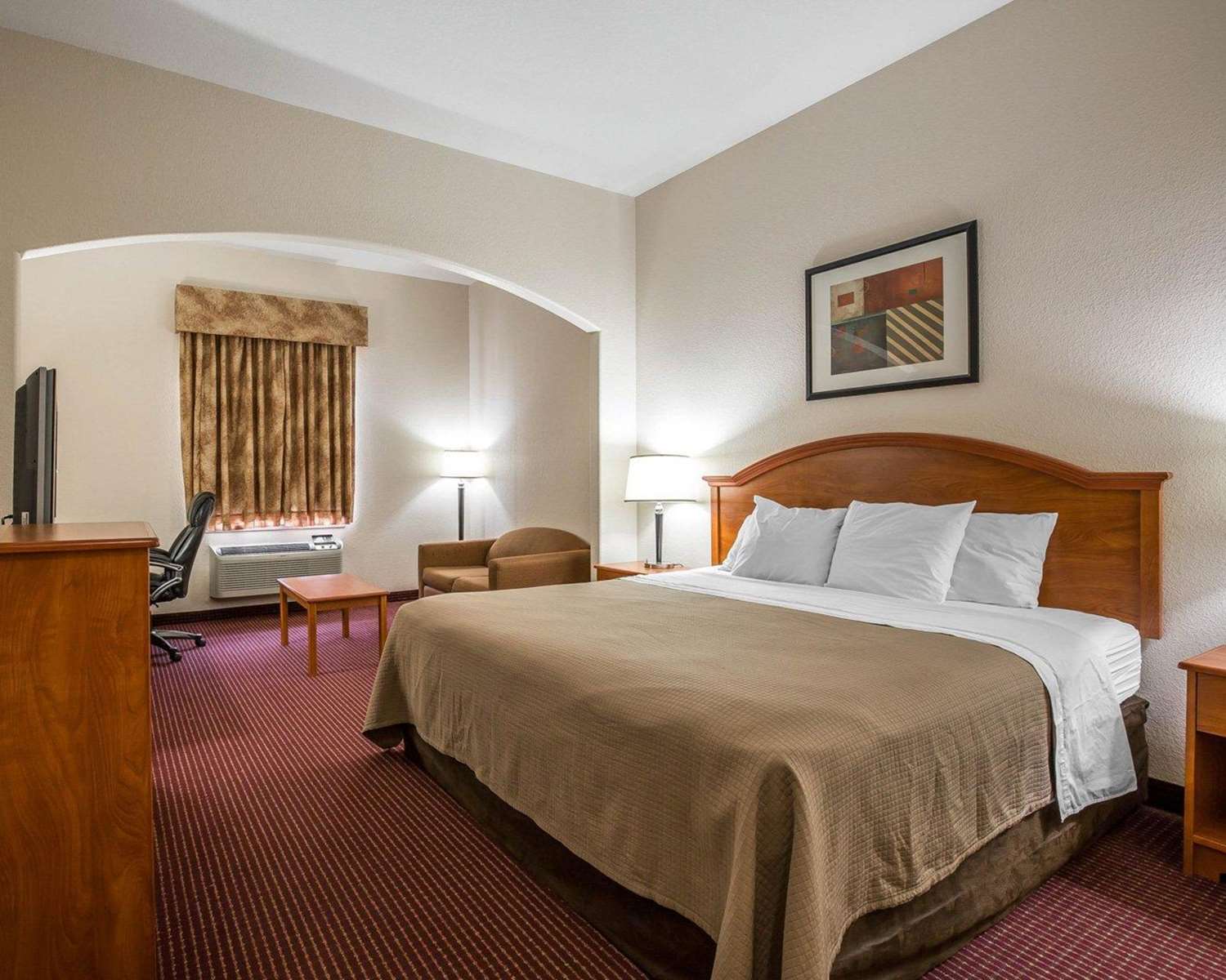 Фото Econo Lodge Inn & Suites Beaumont