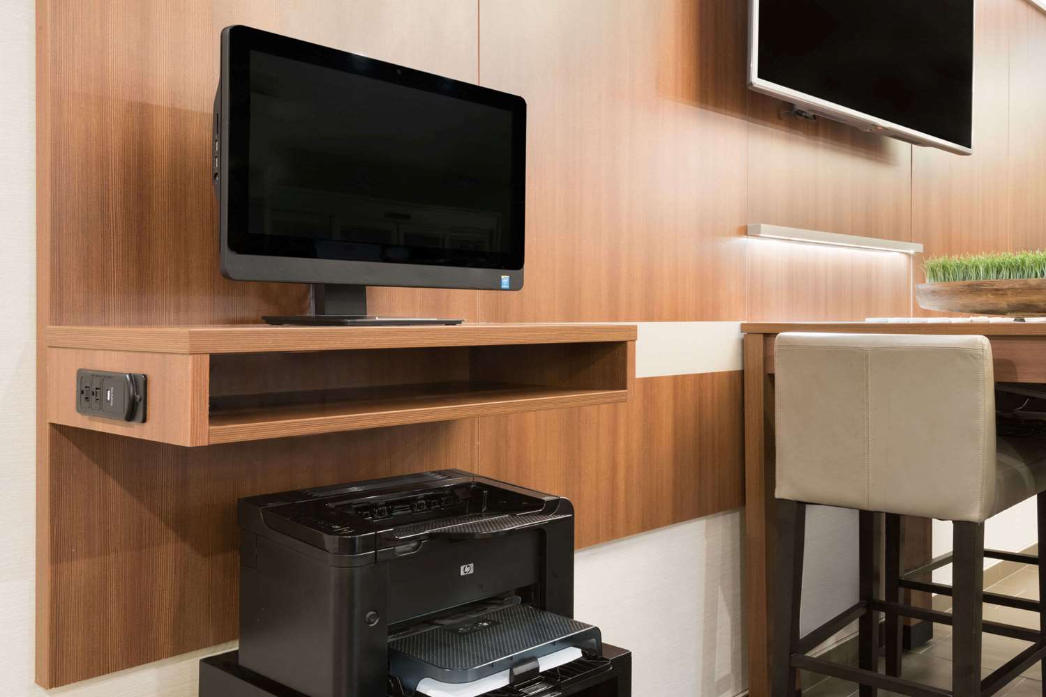 Фото Microtel Inn & Suites by Wyndham Windham