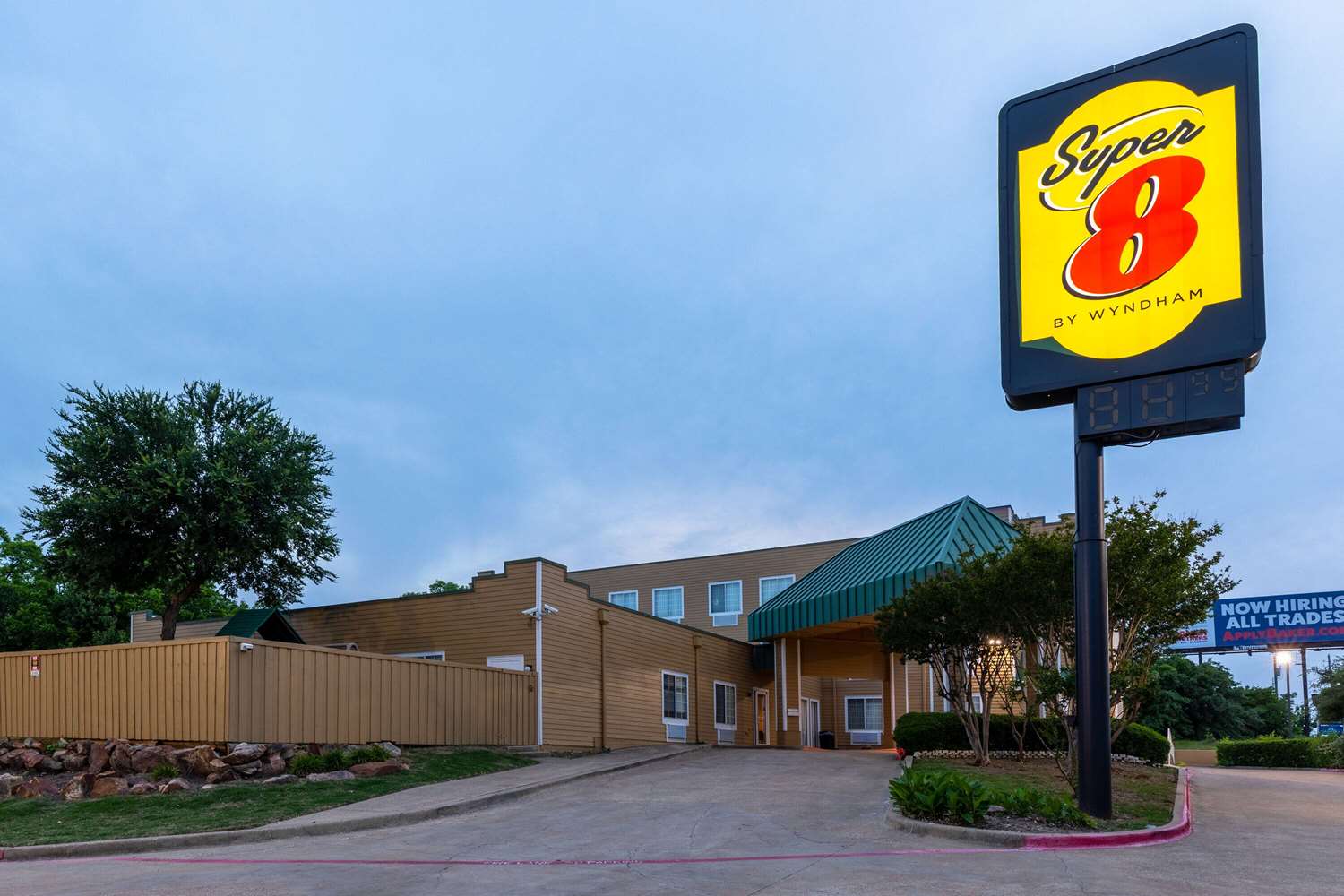 Фото Super 8 by Wyndham Garland/Rowlett/East Dallas area