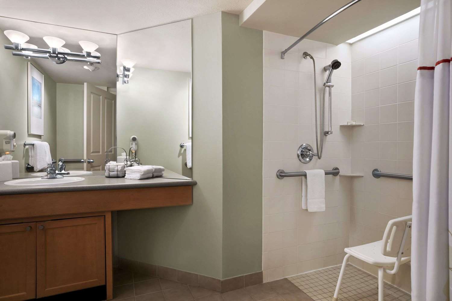 Фото Hawthorn Suites by Wyndham Overland Park