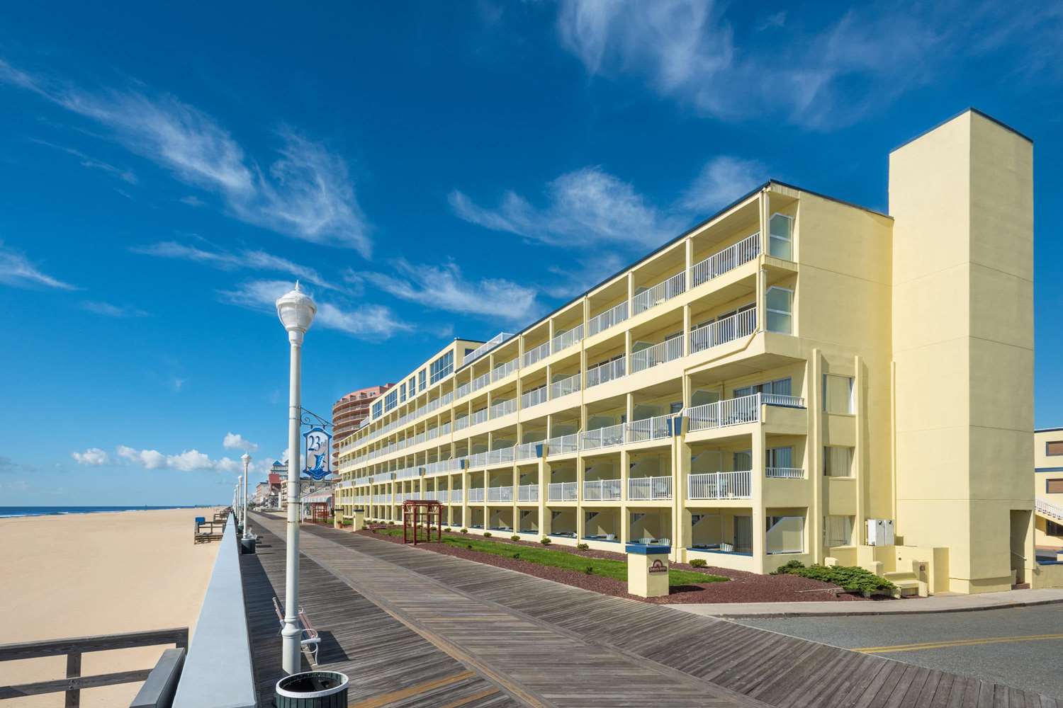 Фото Days Inn by Wyndham Ocean City Oceanfront