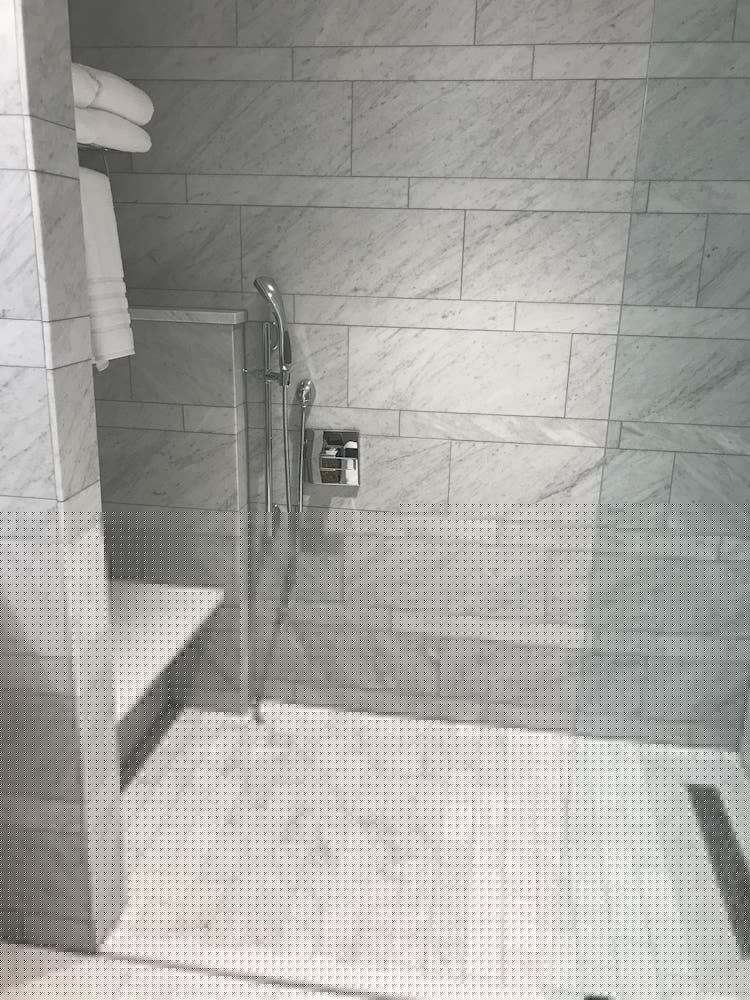 Фото The Preston House & Hotel