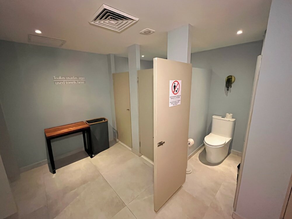 Фото The Yellow Capsule