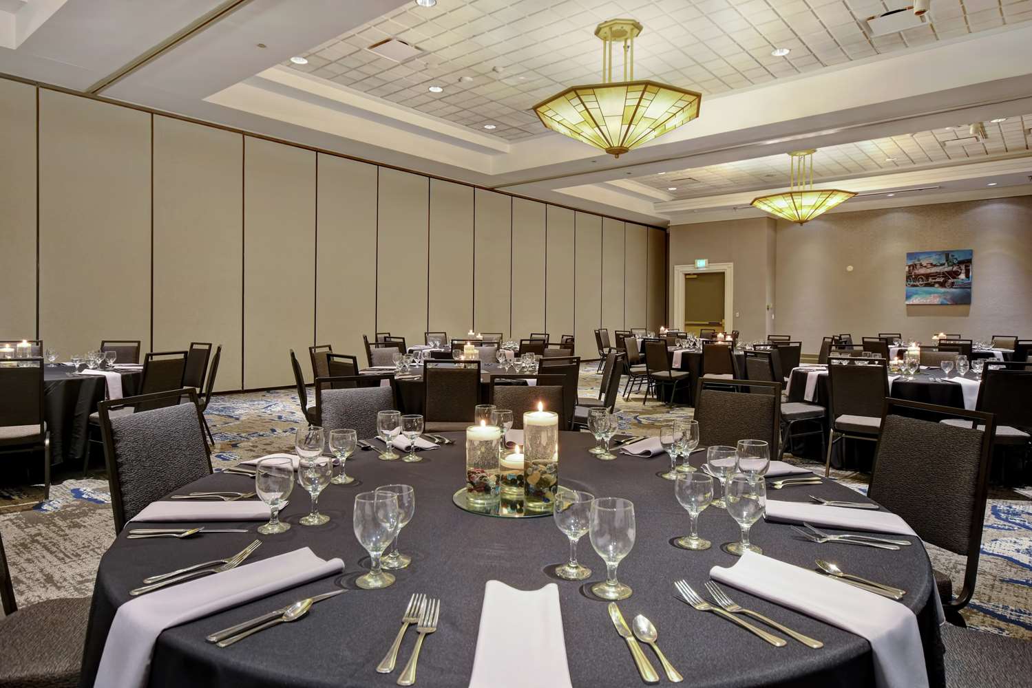 Фото Embassy Suites Omaha - Downtown/Old Market