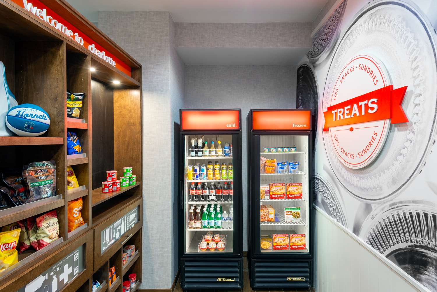 Фото Hampton Inn Charlotte-Uptown