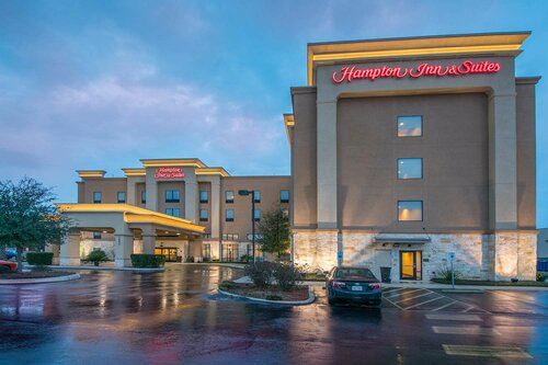 Внешний вид отеля Hampton Inn & Suites Selma-San Antonio-Randolph Afb Texas в Селме, фото 2