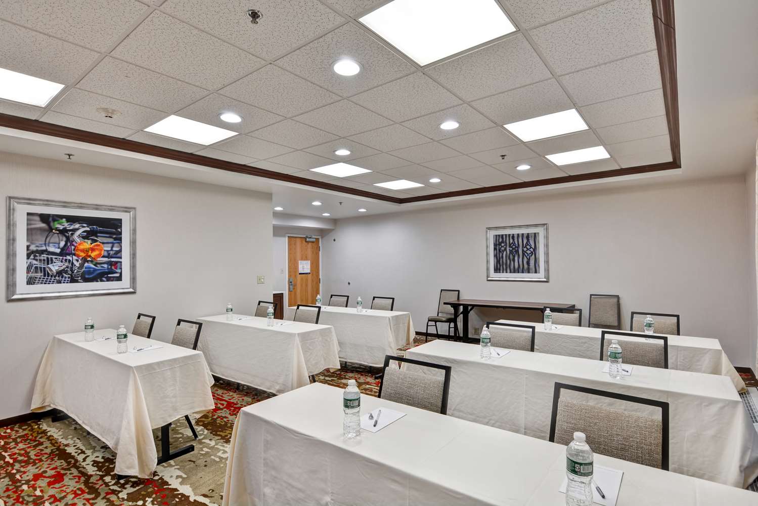 Фото Hampton Inn Albany-Wolf Road