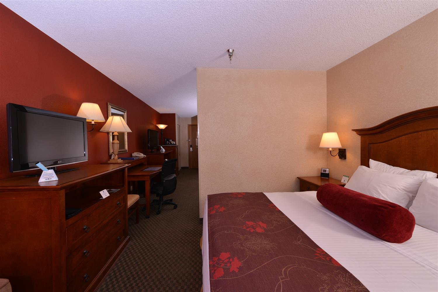 Фото Best Western Plus Rama Inn