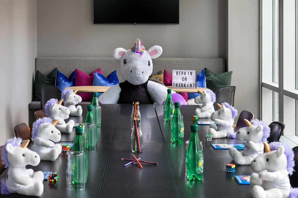 Фото Moxy Boston Downtown