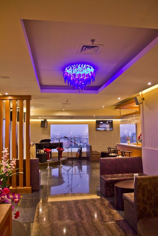 Фото Continent Centrepoint Hotel Makassar