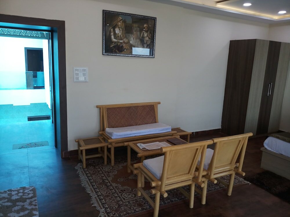 Фото Dwivedi Hotels Sri Omkar Palace