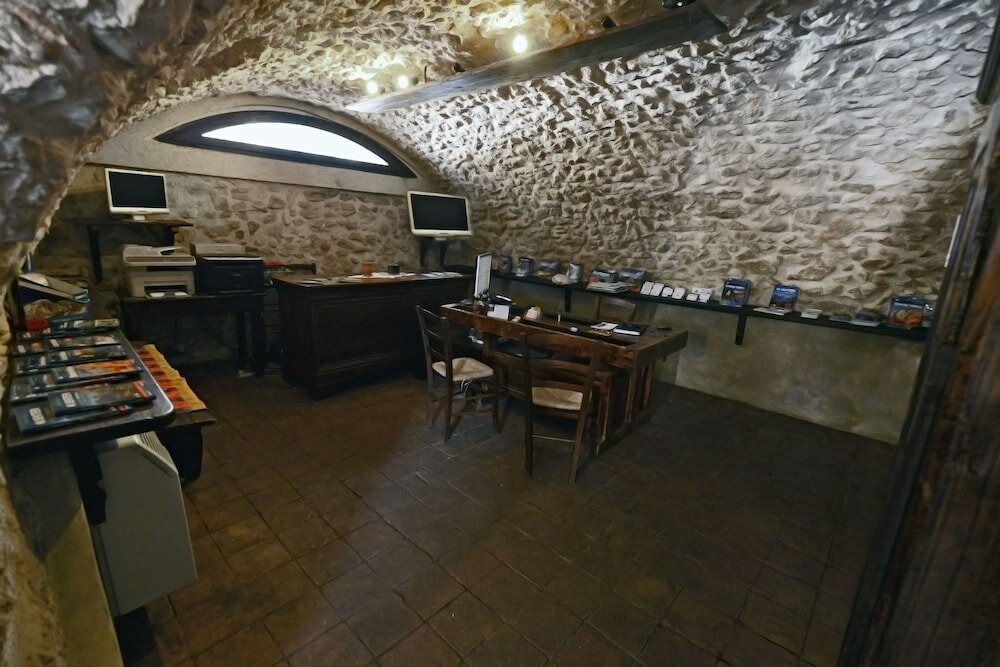 Фото Robur Marsorum Albergo Diffuso