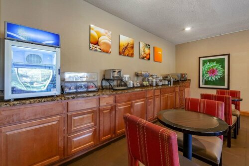 Гостиница Comfort Inn Rhinelander в Томахоке