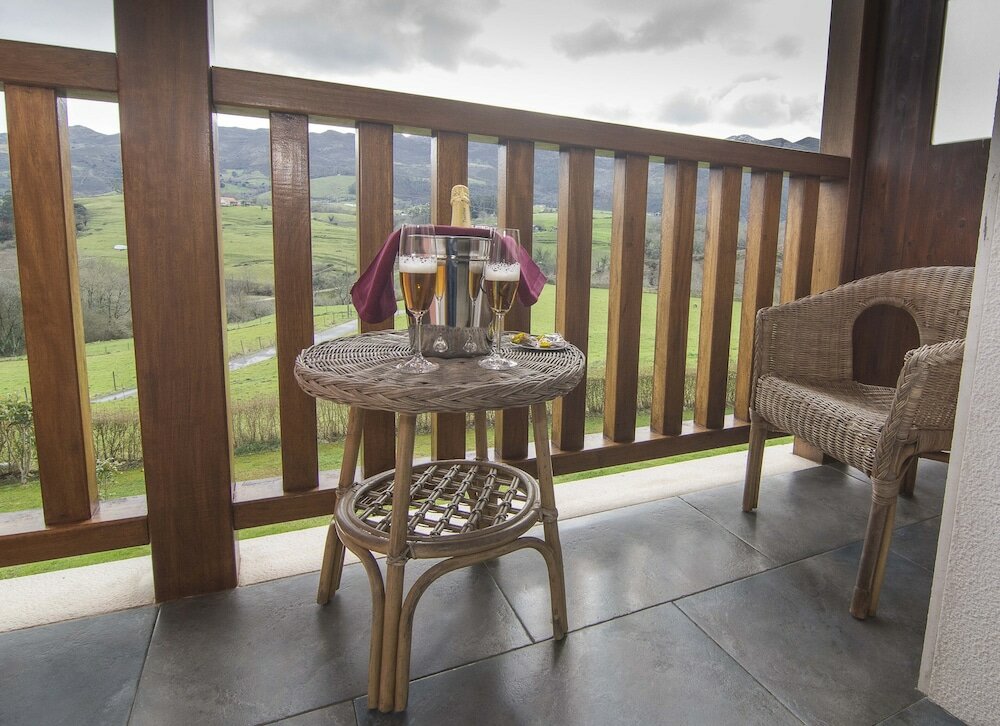 Фото Hotel Puerta del Oriente