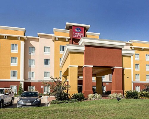 Гостиница Comfort Suites near Tanger Outlet Mall в Гонсалесе