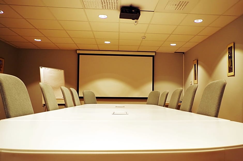 Фото Spoton Hotel