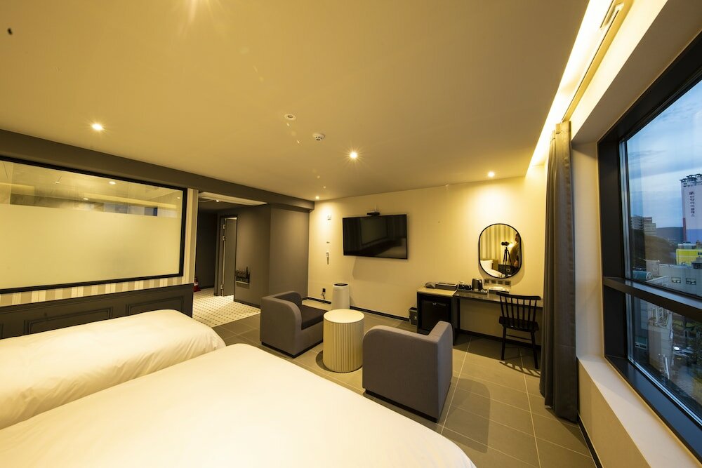 Фото Brown Dot Hotel - Jangsaengpo