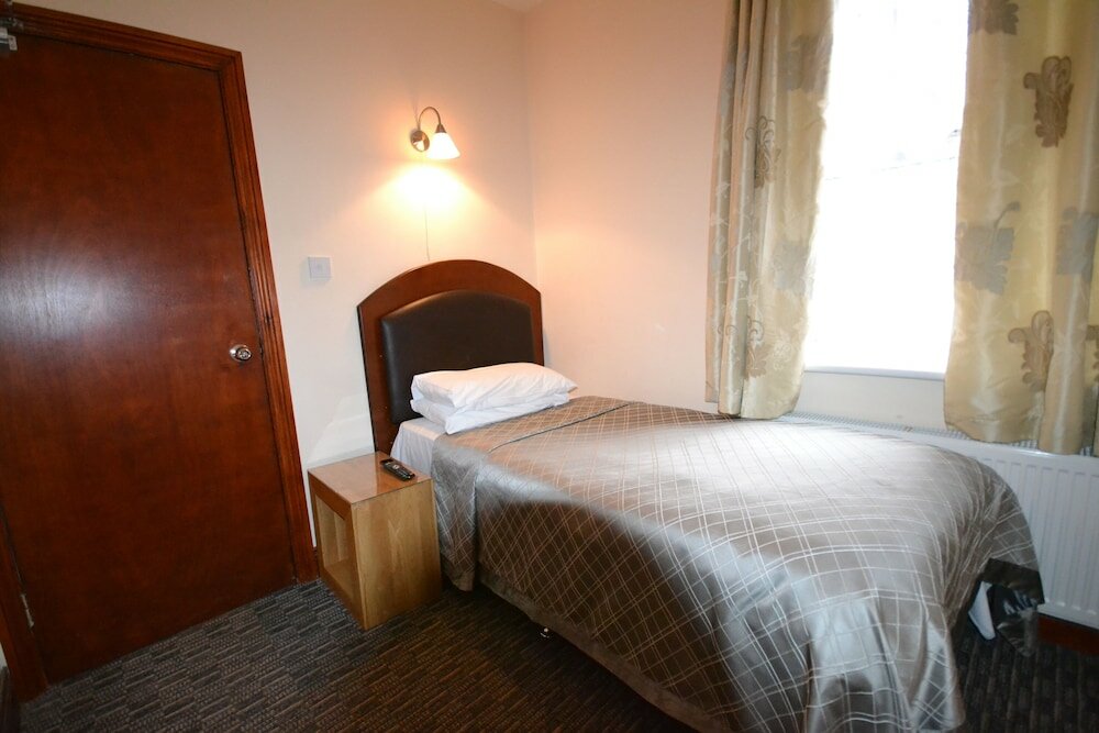 Фото Airport Guest House