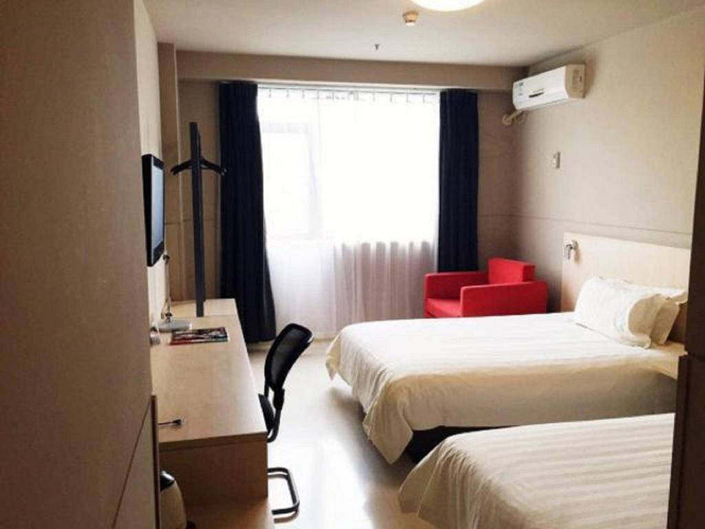 Фото Jinjiang Inn Wuhan Wuchang Railway Station