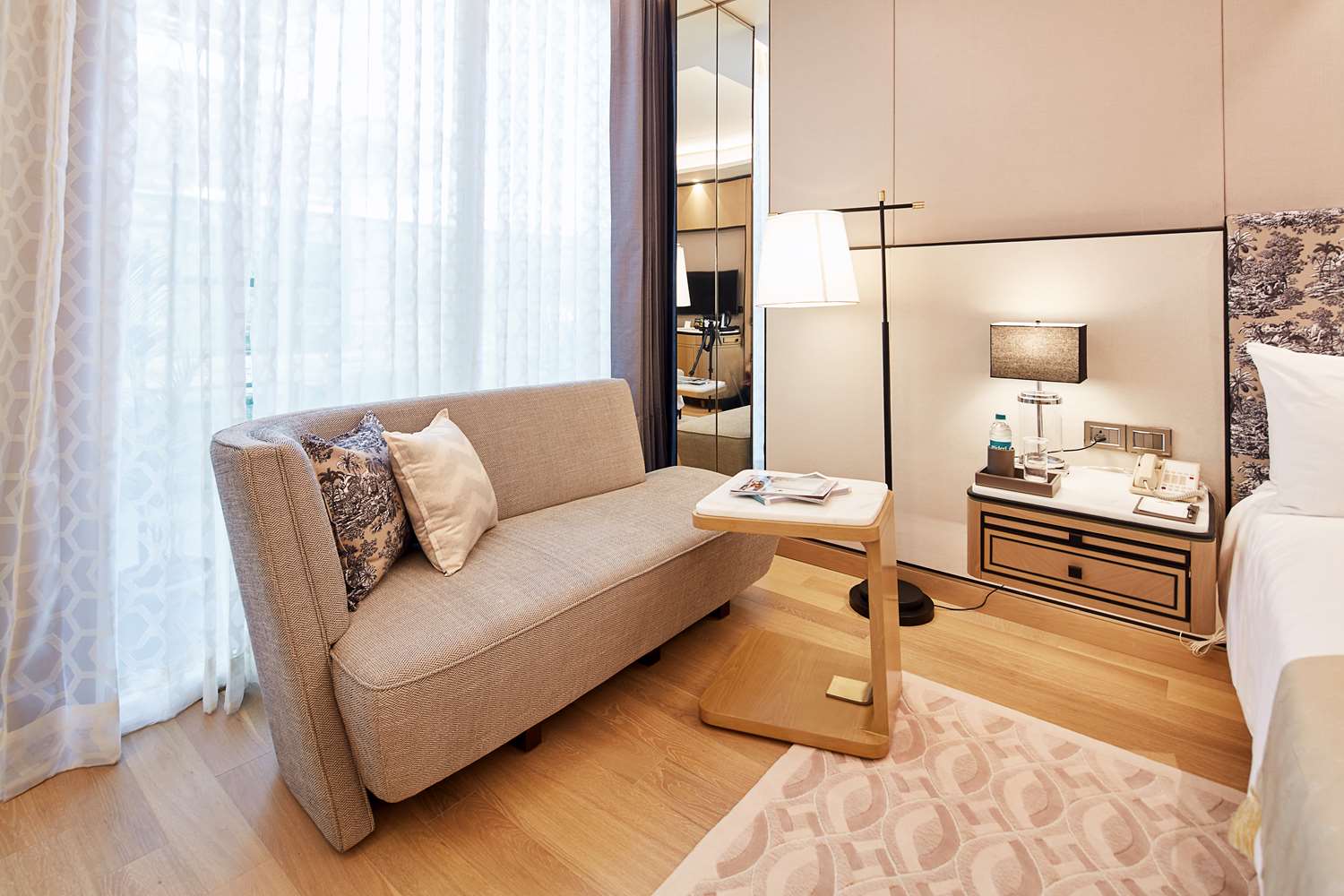 Фото The Leela Bhartiya City Bengaluru