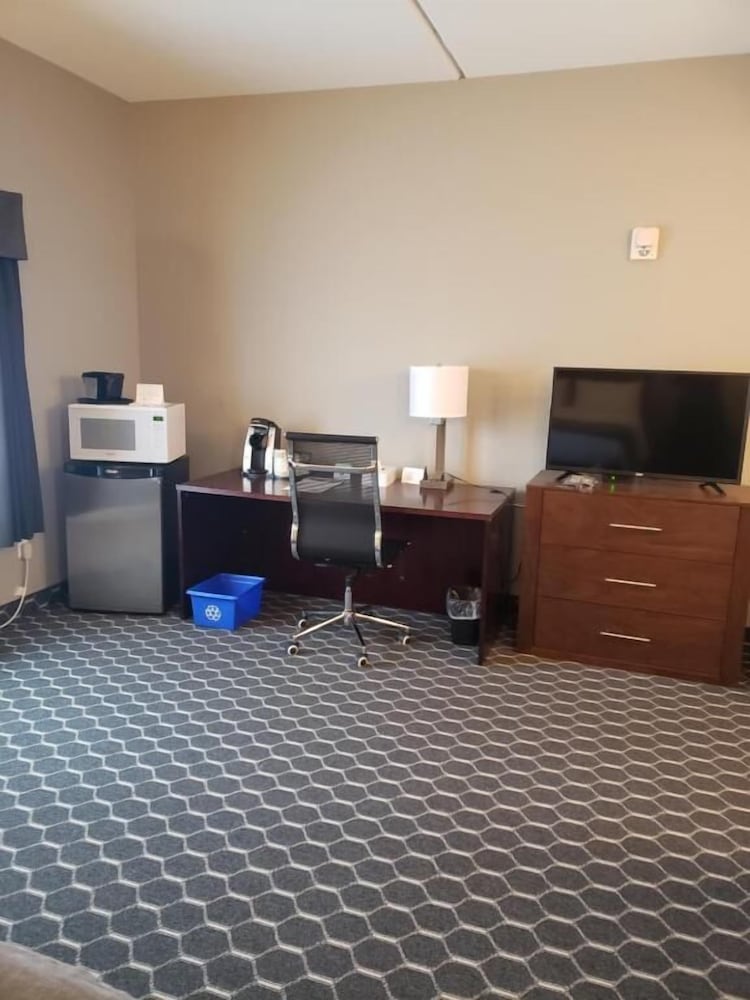 Фото The Souris Hotel