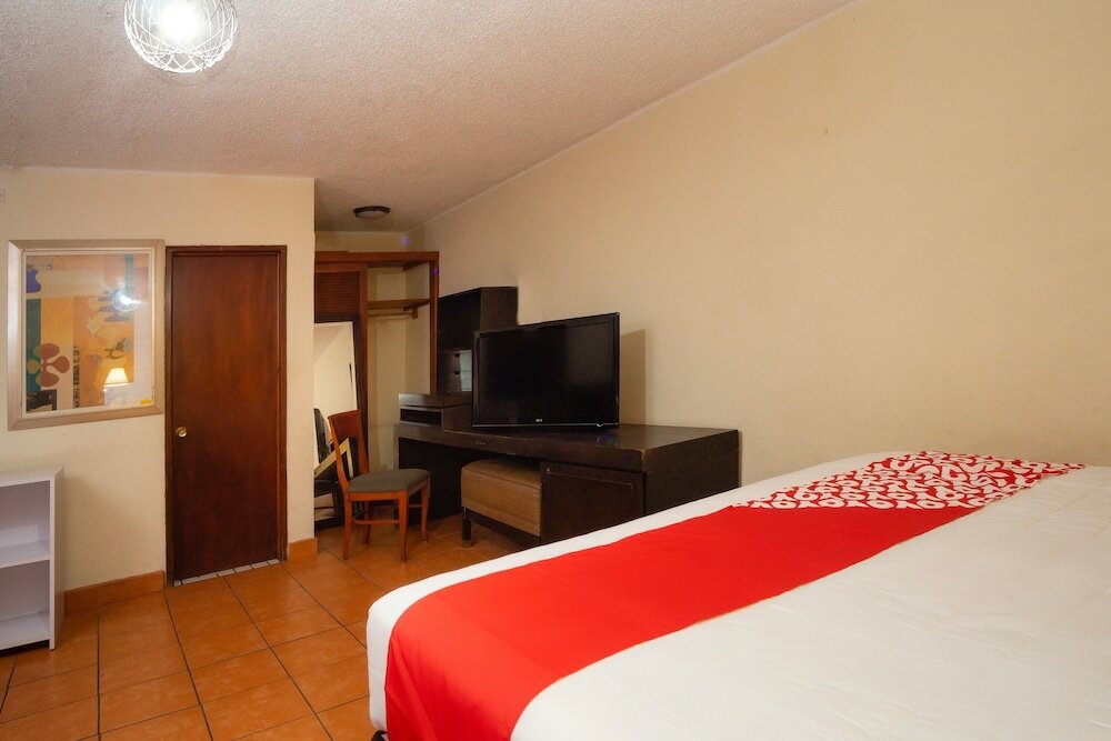 Фото Oyo Hotel Hacienda Don Luis, Rosarito