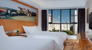 Гостиница Vienna Hotel (Chuanxin Drum Tower Metro Station, Beijing Road)