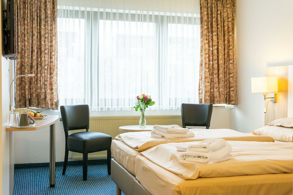 Фото отеля 3