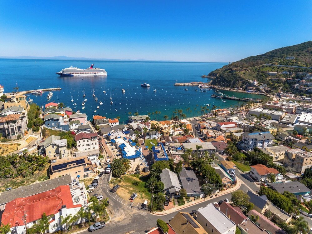 Фото Seaport Village Inn Avalon