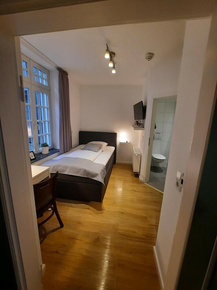 Фото Fachwerk Hotel Wuppertal