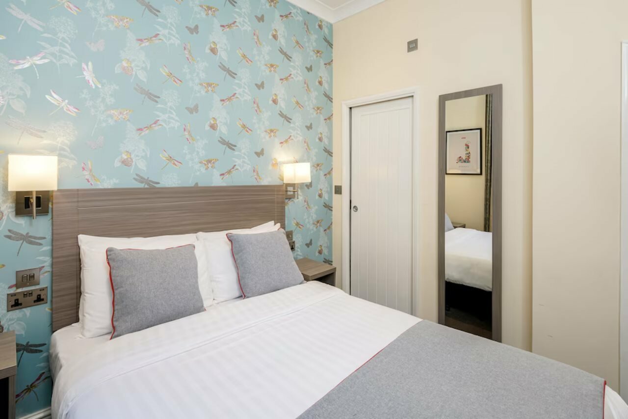 Фото Oyo Bakers Hotel London Victoria