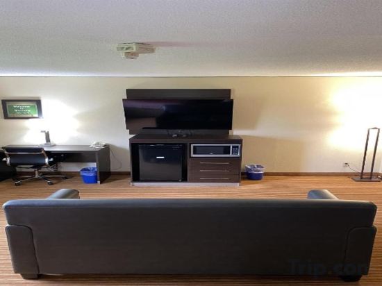 Фото Econo Lodge Massena Hwy 37