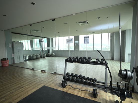 Фото Tower Regency Hotel & Apartments