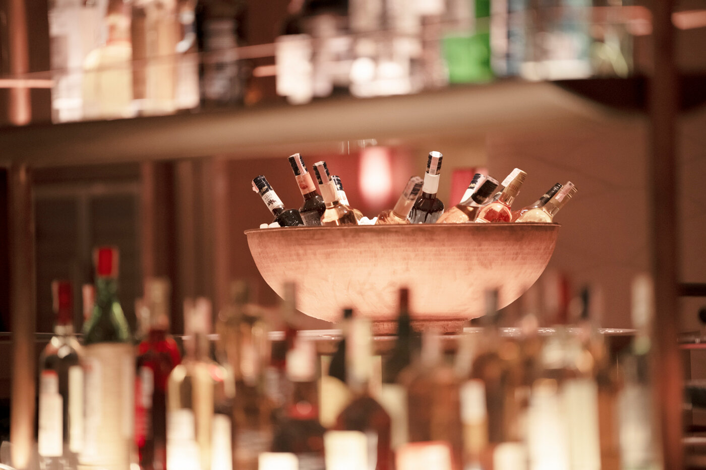 Фото KROMO Bangkok, Curio Collection by Hilton