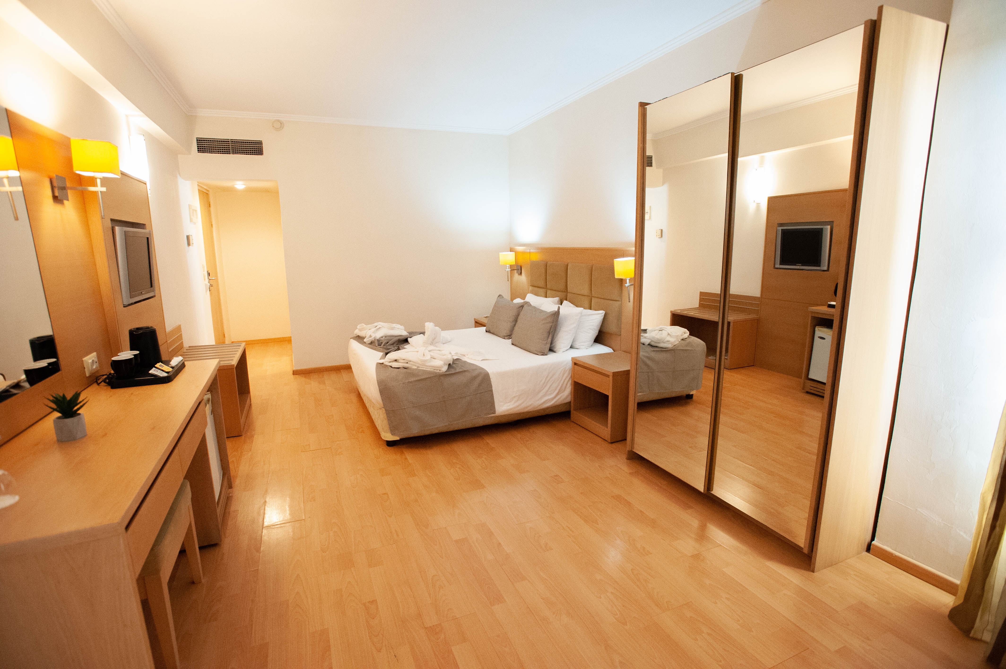 Фото Island Resorts Marisol Hotel